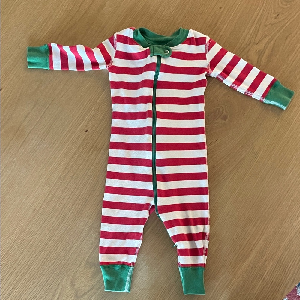 Hanna Andersson holiday pjs - size 6-12mth